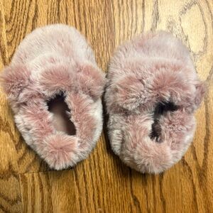 🔥5 FOR $25🔥 Just One You by Carter's Soft Pink Minky Baby Slippers